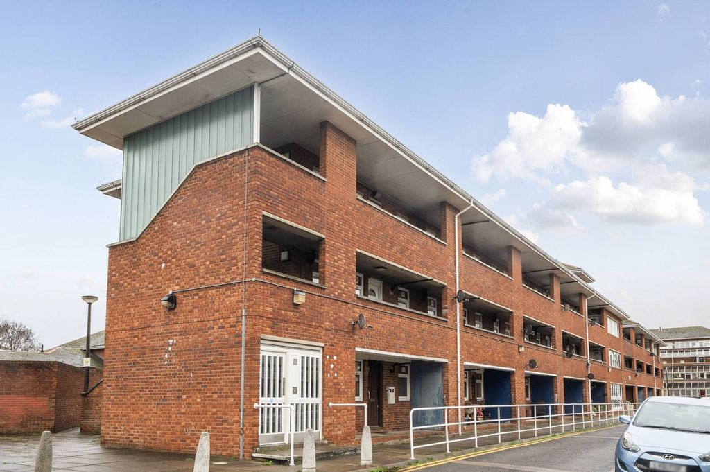 Property photo 2 of 12