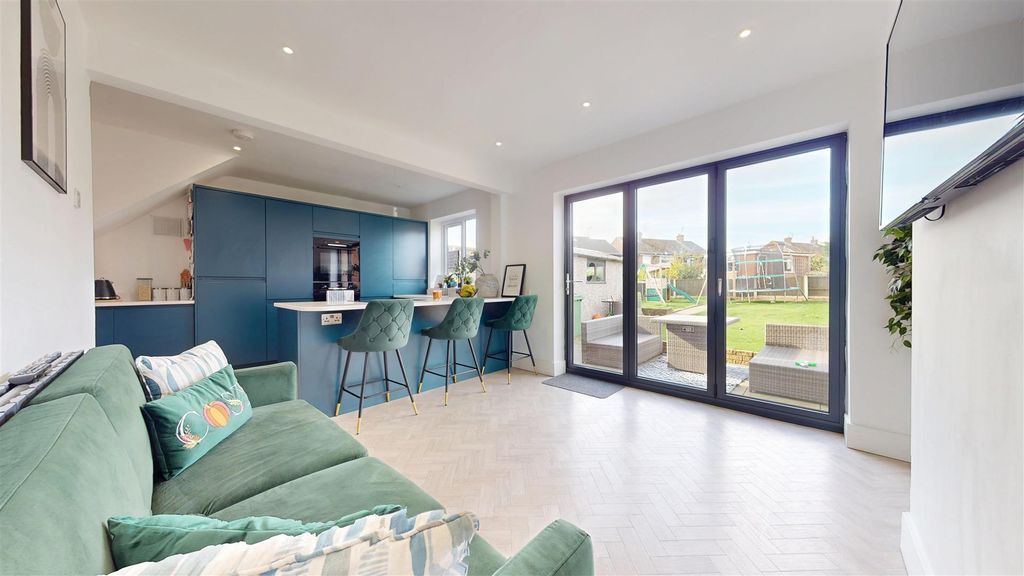 Property photo 2 of 24 Heron Grove Kitchen Diner