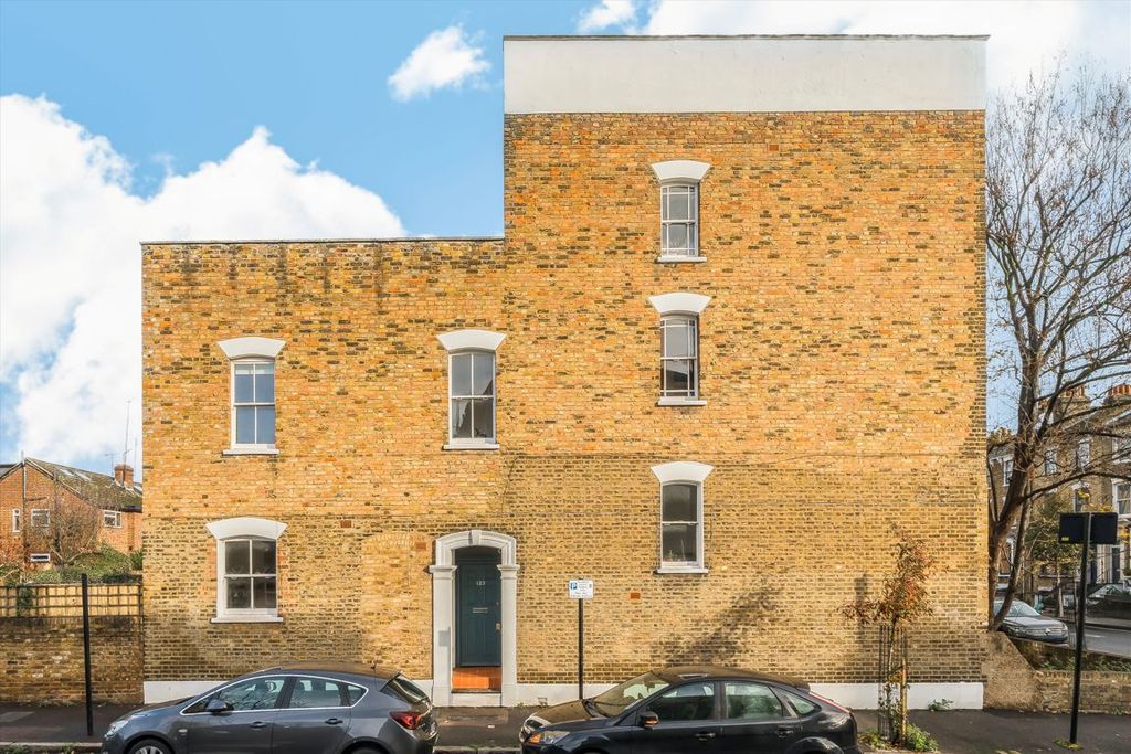 Property photo 1 of 5