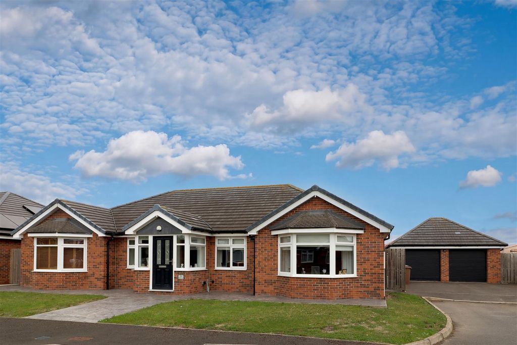 Property photo 1 of 11 External