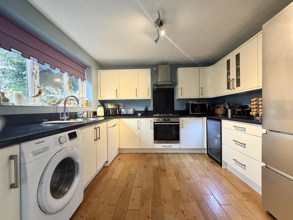 Property photo 2 of 23 Kitchen