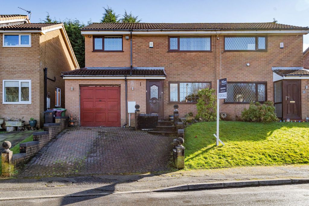 Property photo 2 of 27