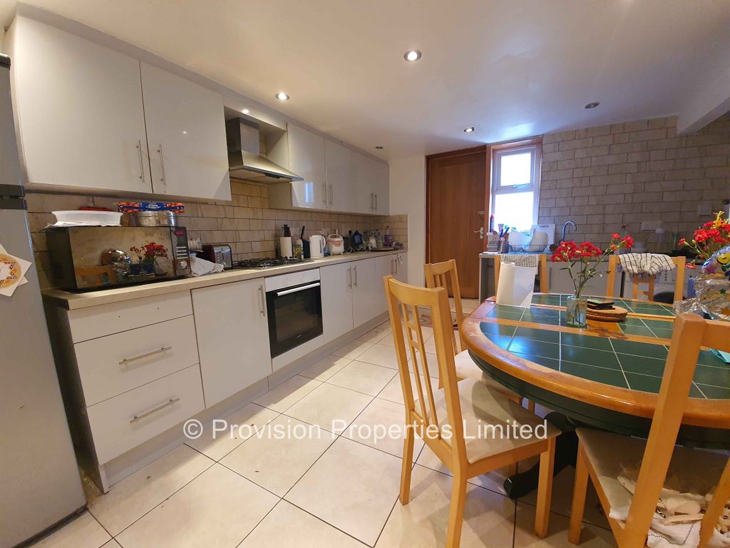 Property photo 3 of 9 Photo