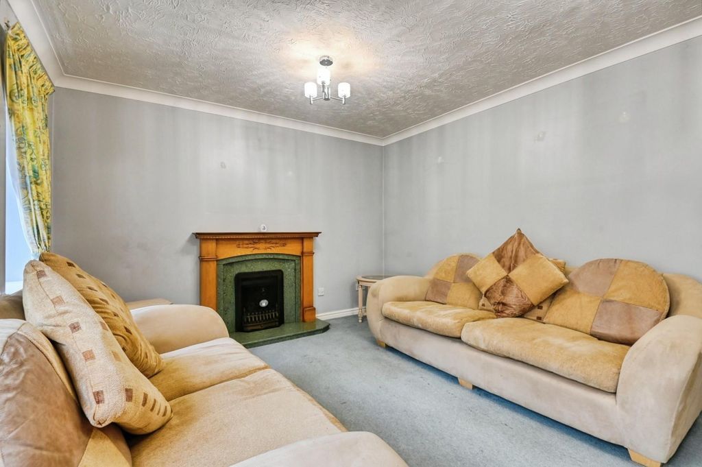 Property photo 3 of 22 8Ork11.Jpg