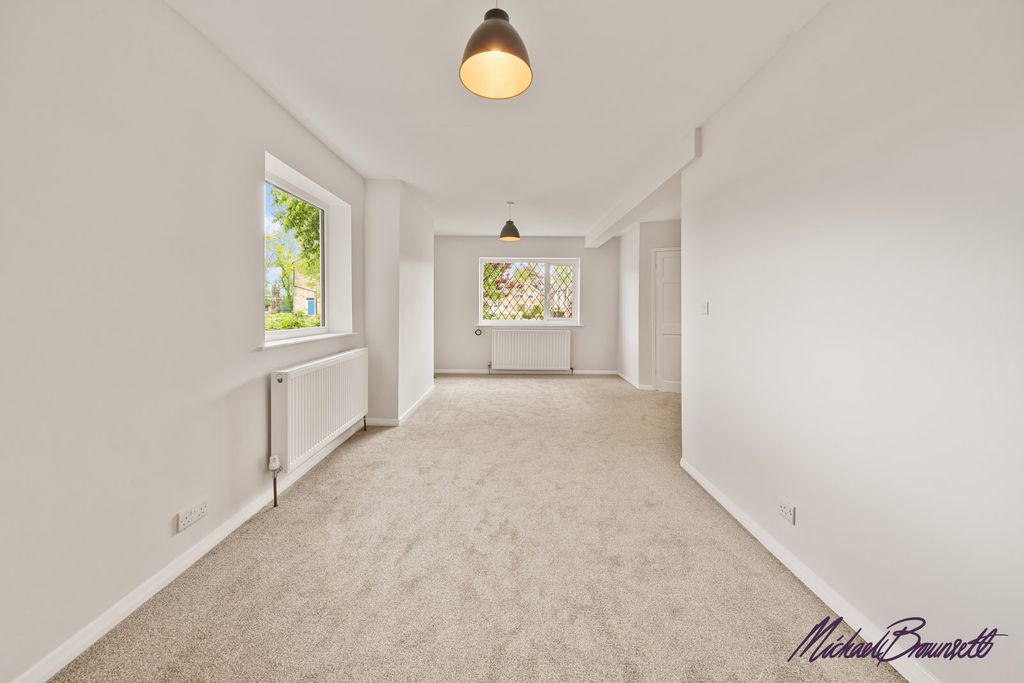 Property photo 3 of 25