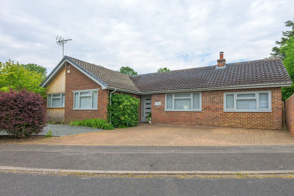 Property photo 2 of 26