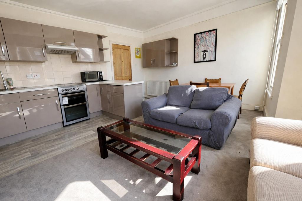 Property photo 2 of 11 Img-.Png