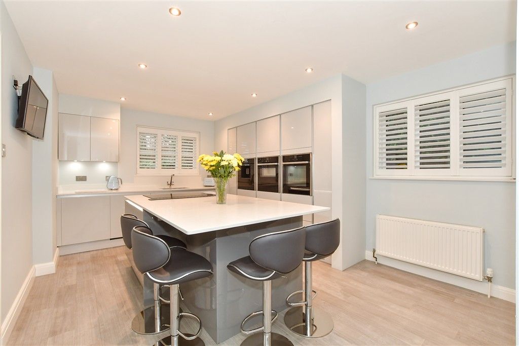 Property photo 2 of 15 Kitchen