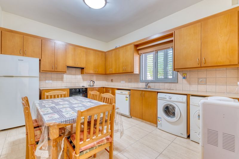 Property photo 3 of 18 Kitchen/Diner