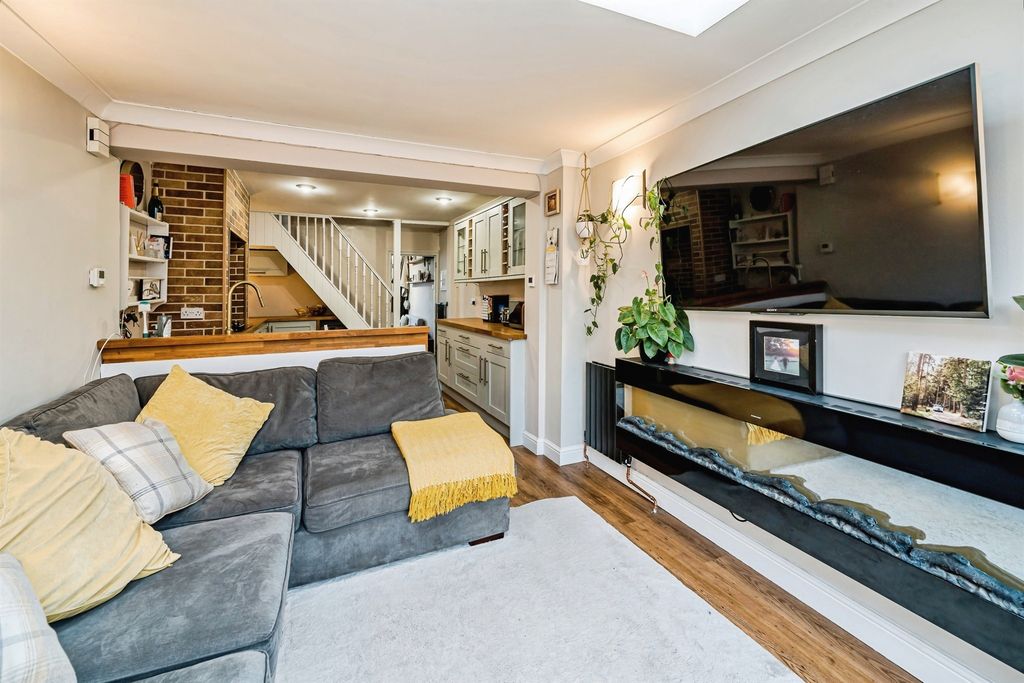 Property photo 3 of 13