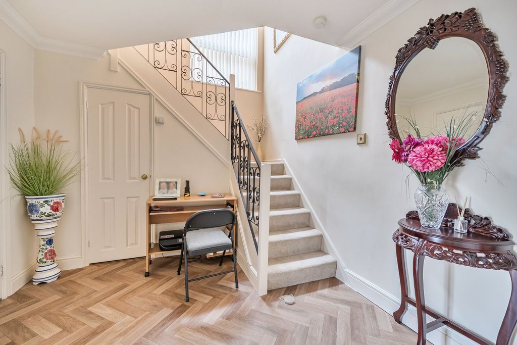 Property photo 2 of 12 Picture No. 08