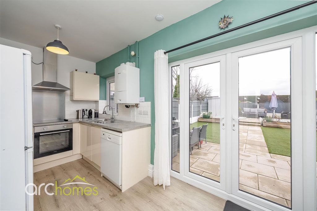 Property photo 3 of 29 Heath-6.Jpg