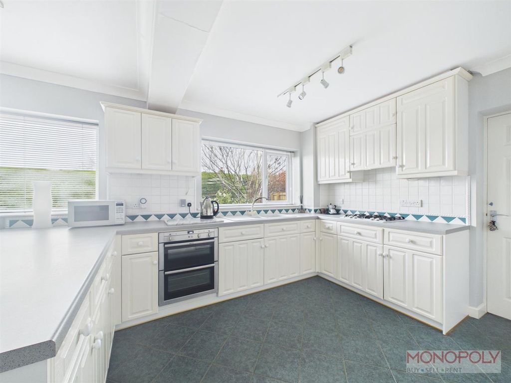 Property photo 3 of 20 Kitchen/Diner