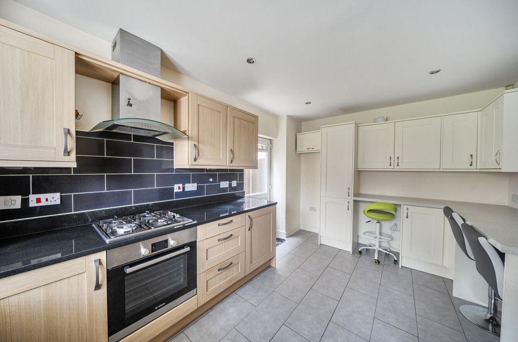 Property photo 2 of 24 1466228-2-6A0c88E...