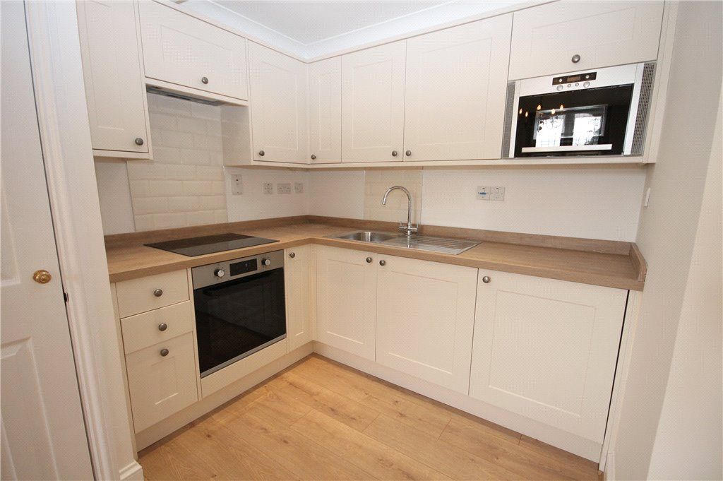 Property photo 2 of 9 Kitchen