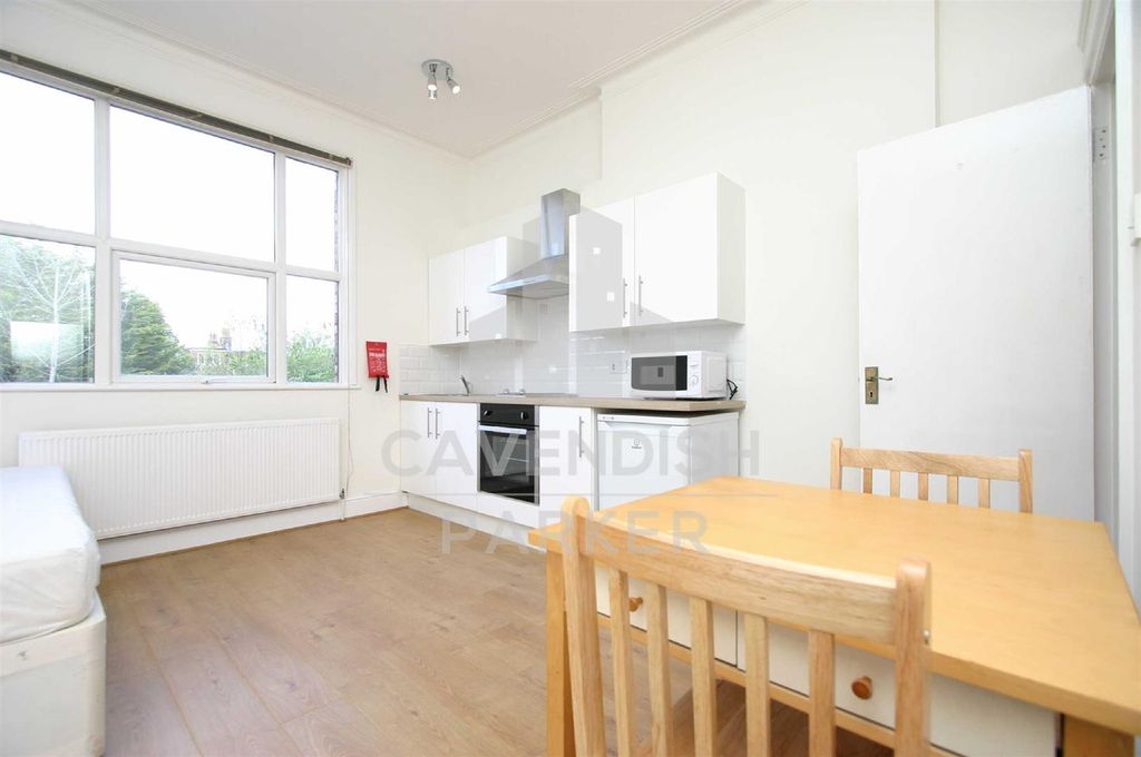 Property photo 3 of 5