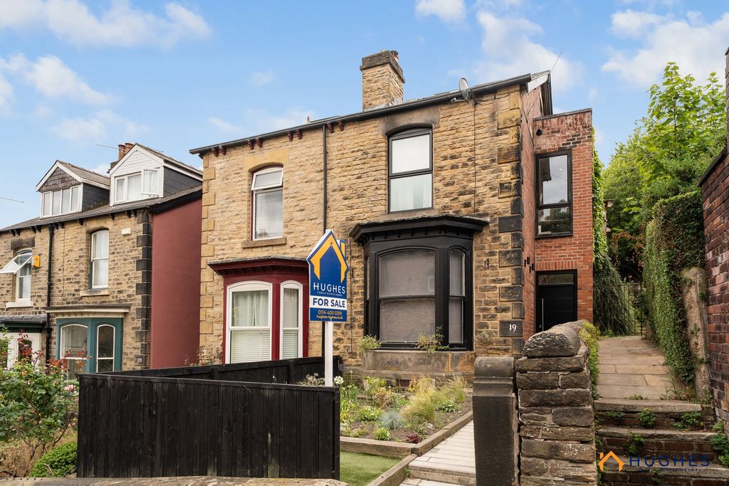 Property photo 3 of 46