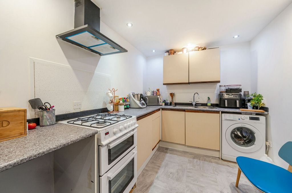 Property photo 3 of 15