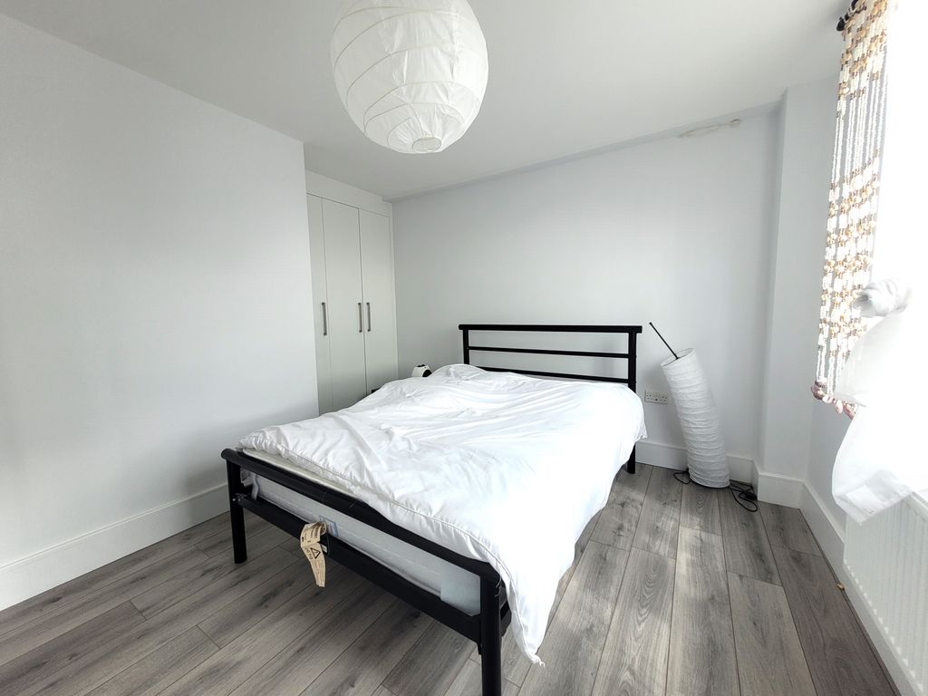 Property photo 3 of 6 Bathroom