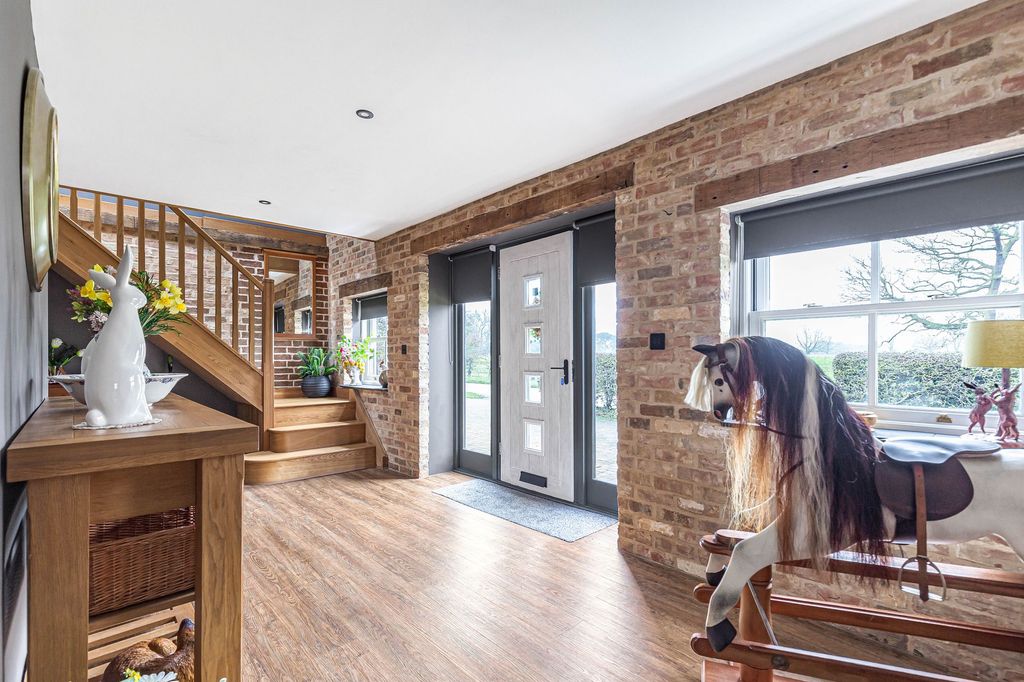 Property photo 2 of 38