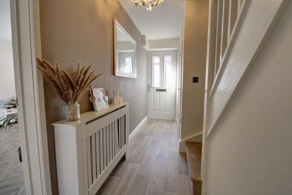 Property photo 3 of 13 Hallway