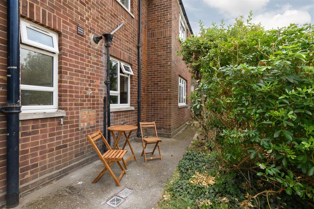 Property photo 2 of 20 Trevena 15.Jpg