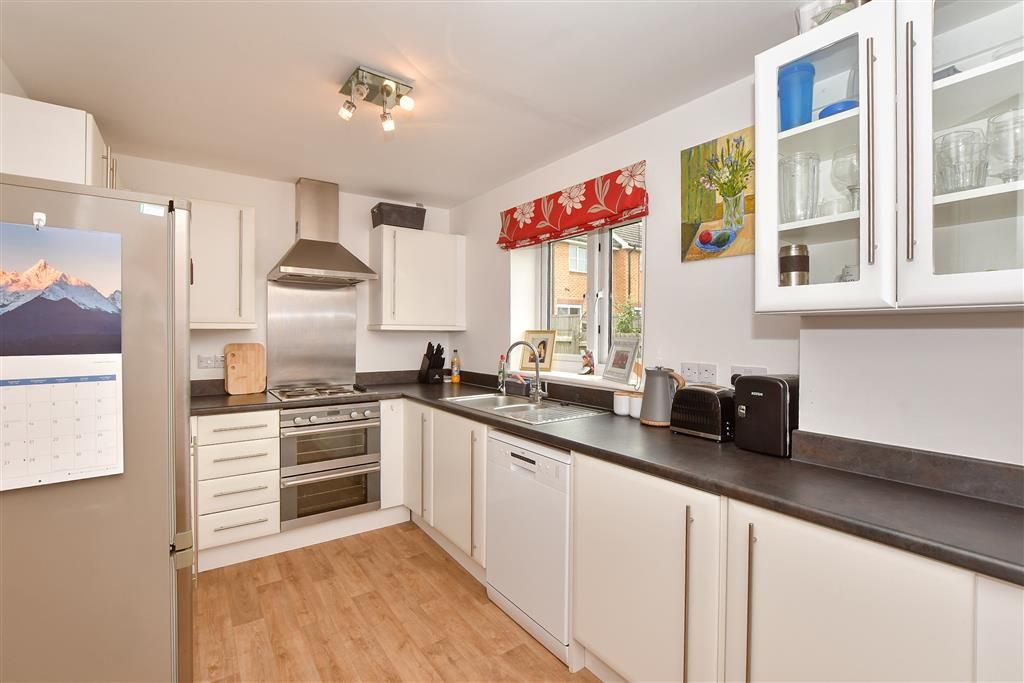 Property photo 1 of 8 Kitchen