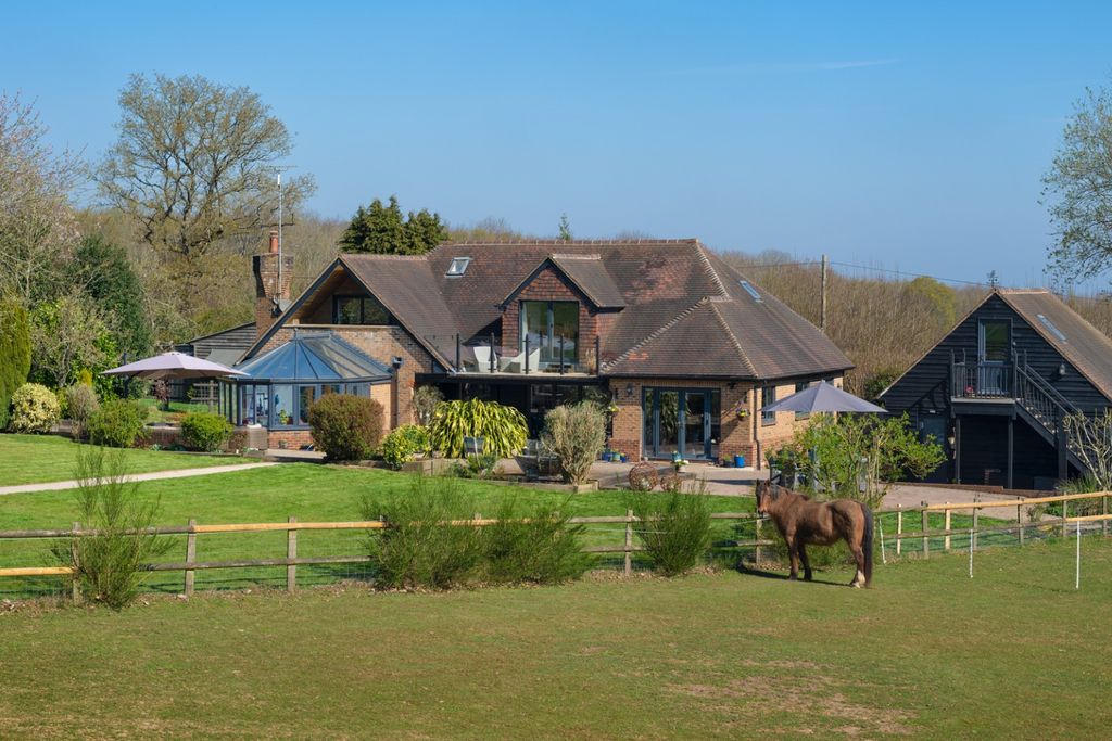 Property photo 1 of 35 4026902