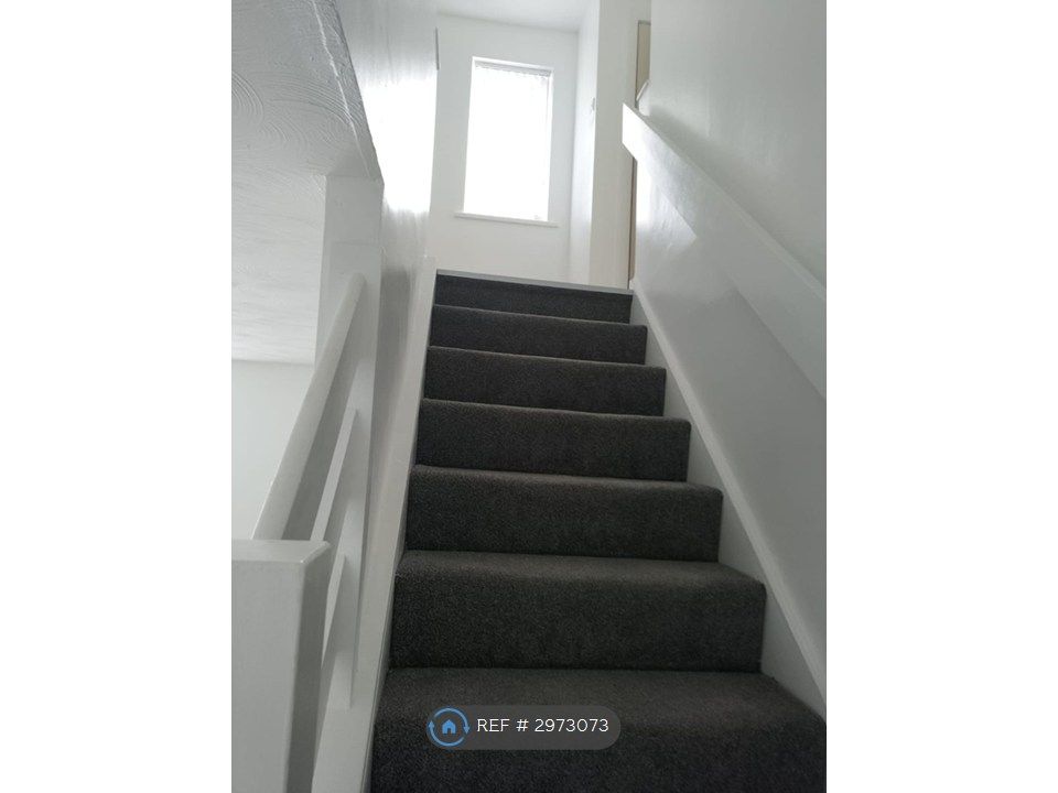 Property photo 3 of 28