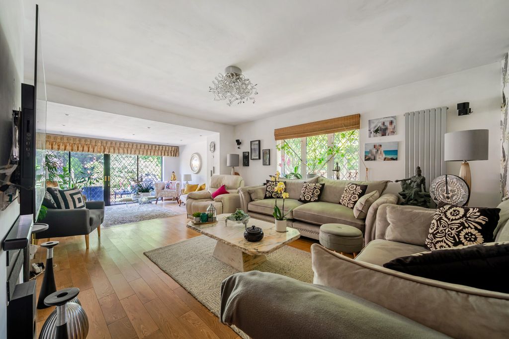 Property photo 2 of 20 1481526-20-6A396c...