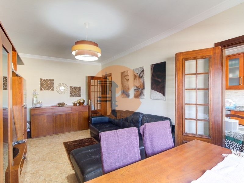 Property photo 2 of 40