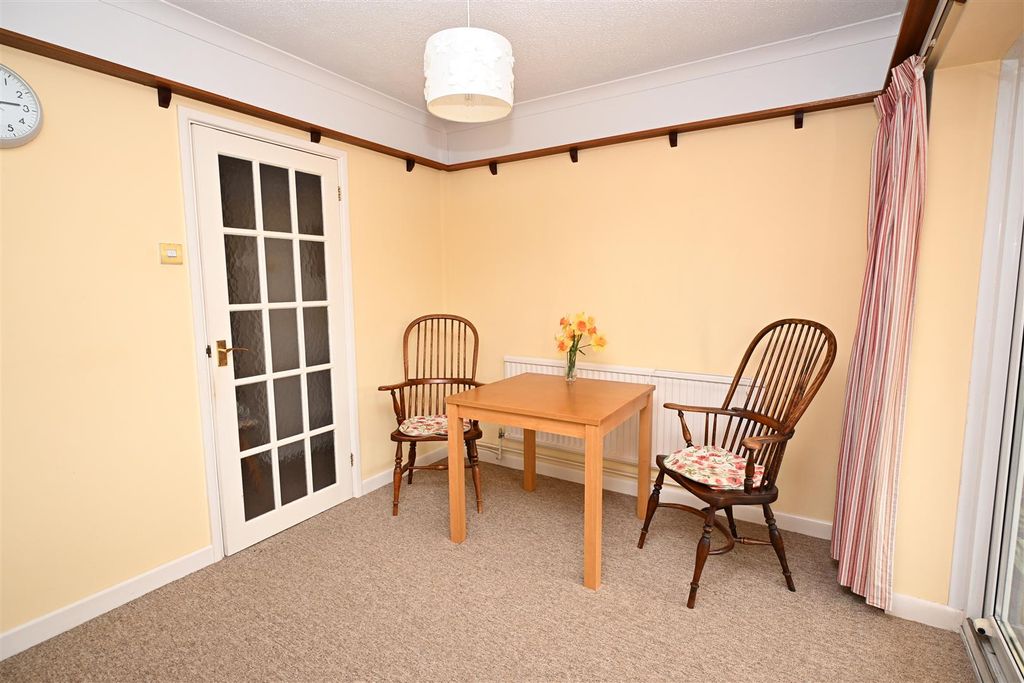 Property photo 3 of 23 Kitchen/ Breakfast Room