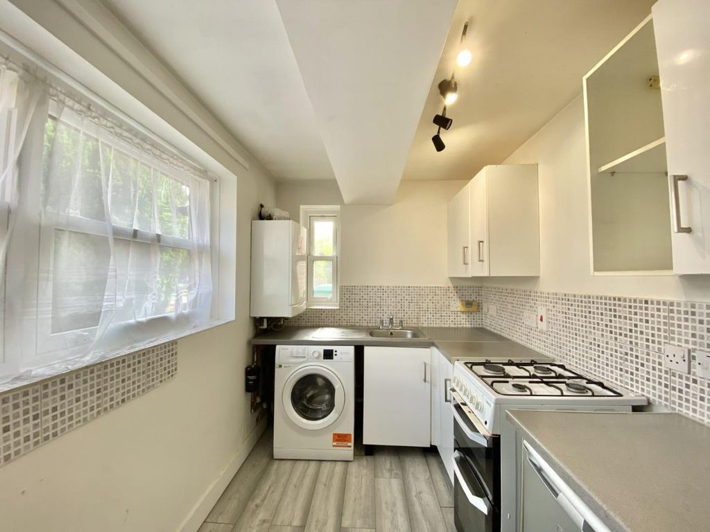 Property photo 3 of 12 Thumbnail_Img_4255.Jpg