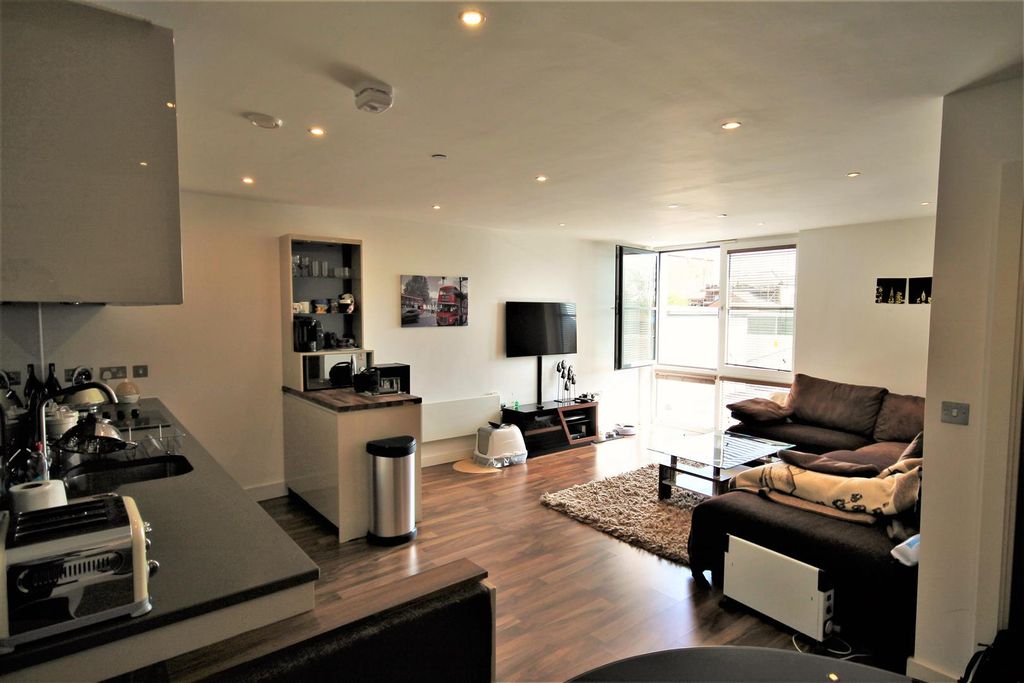 Property photo 2 of 12