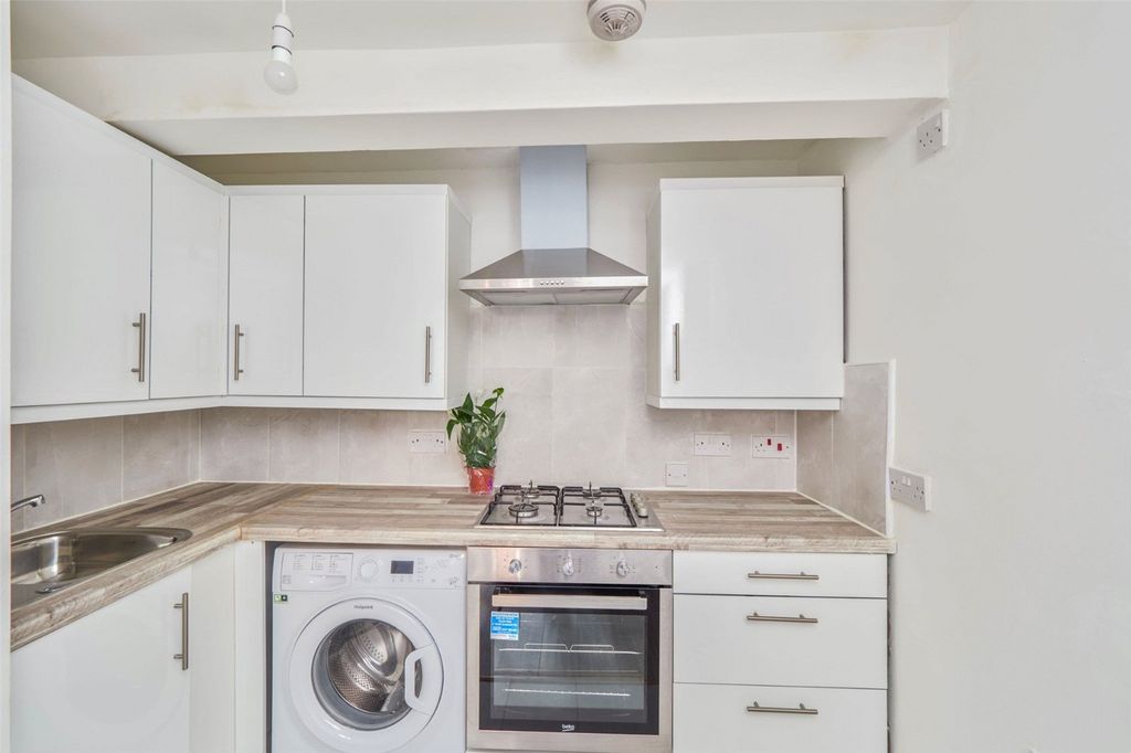 Property photo 3 of 13 Kitchen