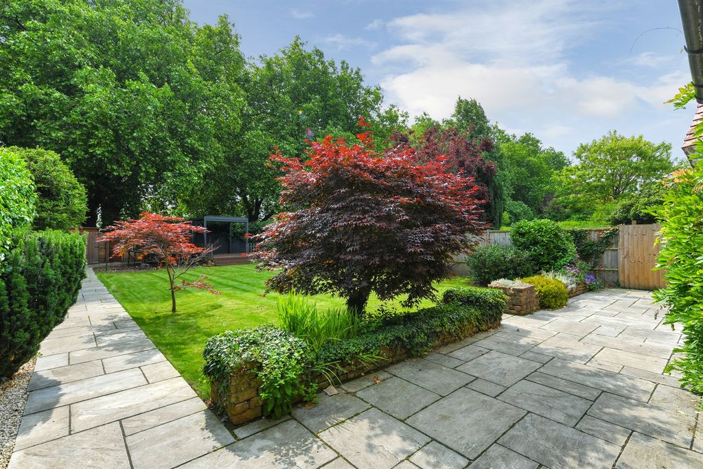 Additional image 43 of 6 bed detached house to rentVictoria Embankment NG2