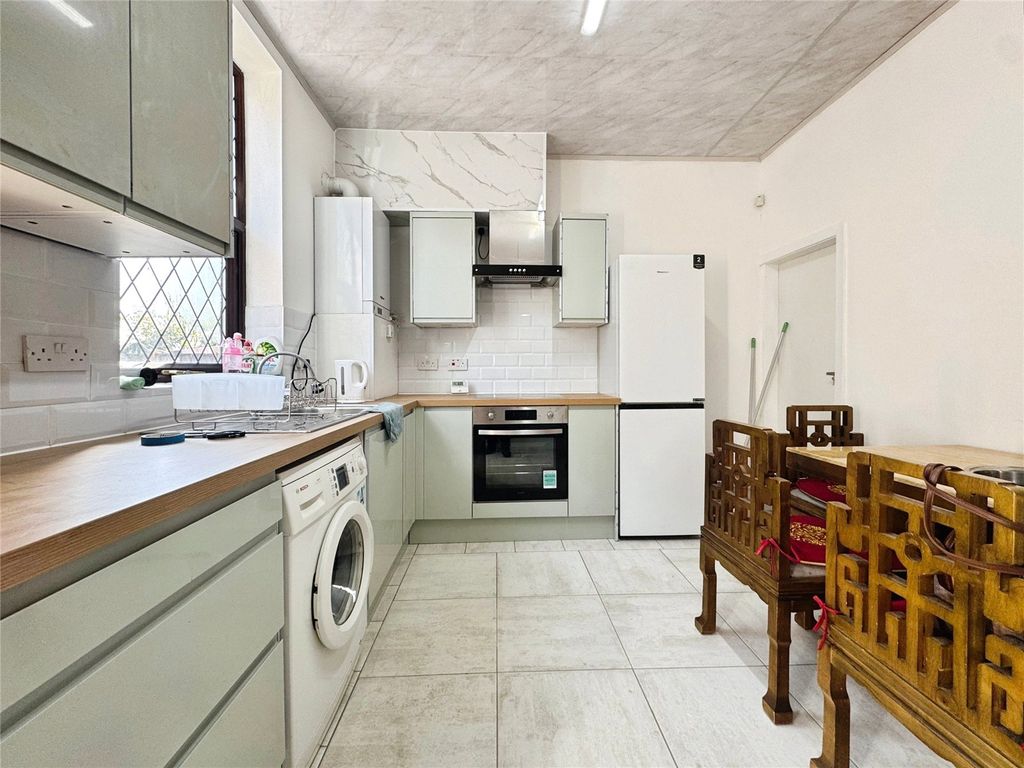 Property photo 3 of 8 Picture No. 05