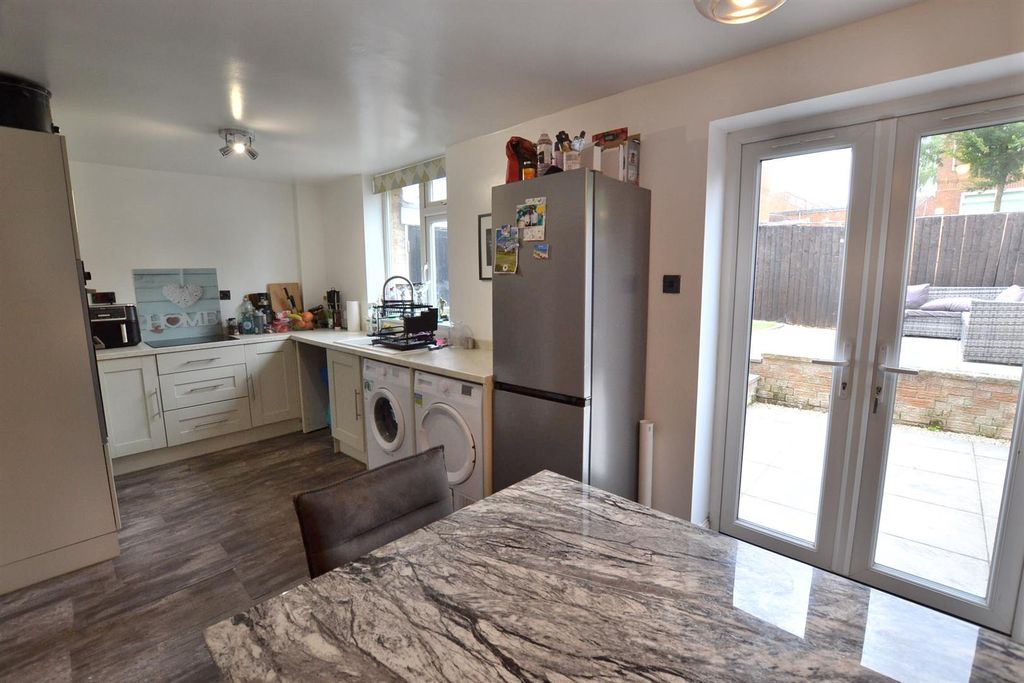 Property photo 3 of 20 Open Plan Dining Kitchen