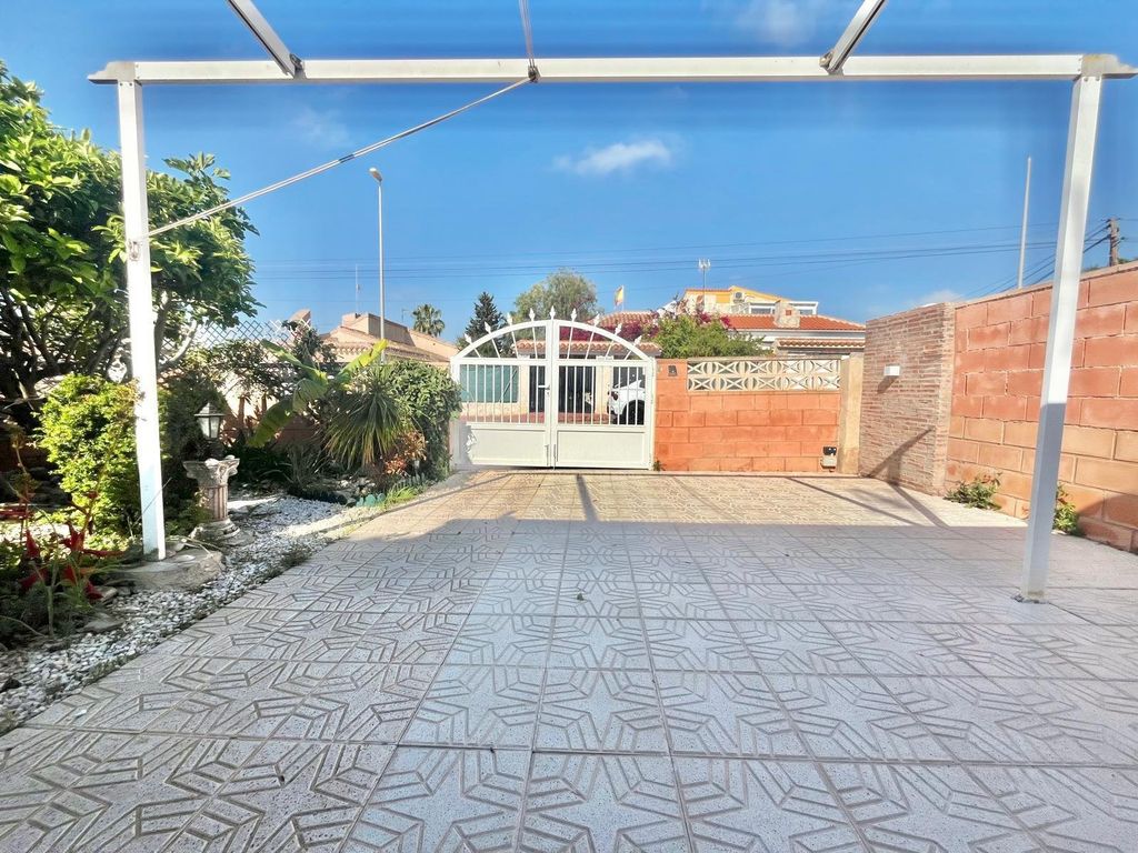Property photo 2 of 38