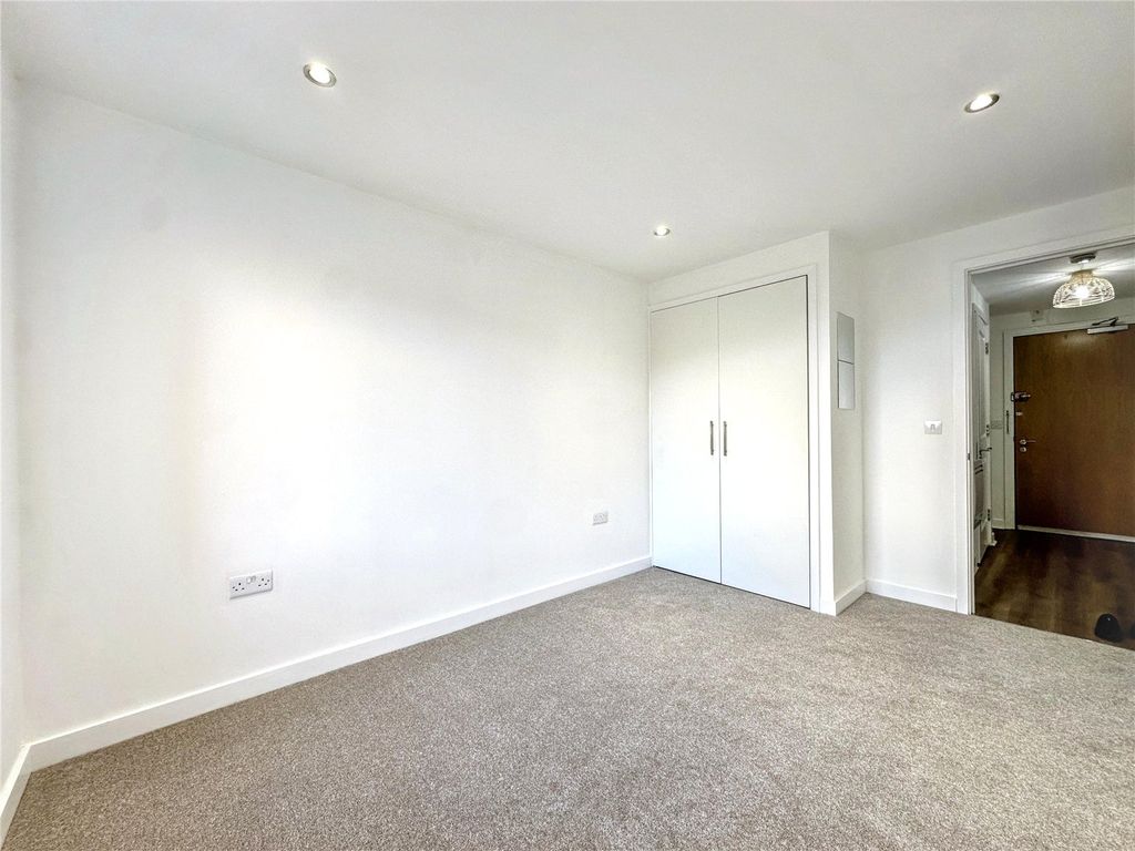Property photo 2 of 12 Picture No. 18