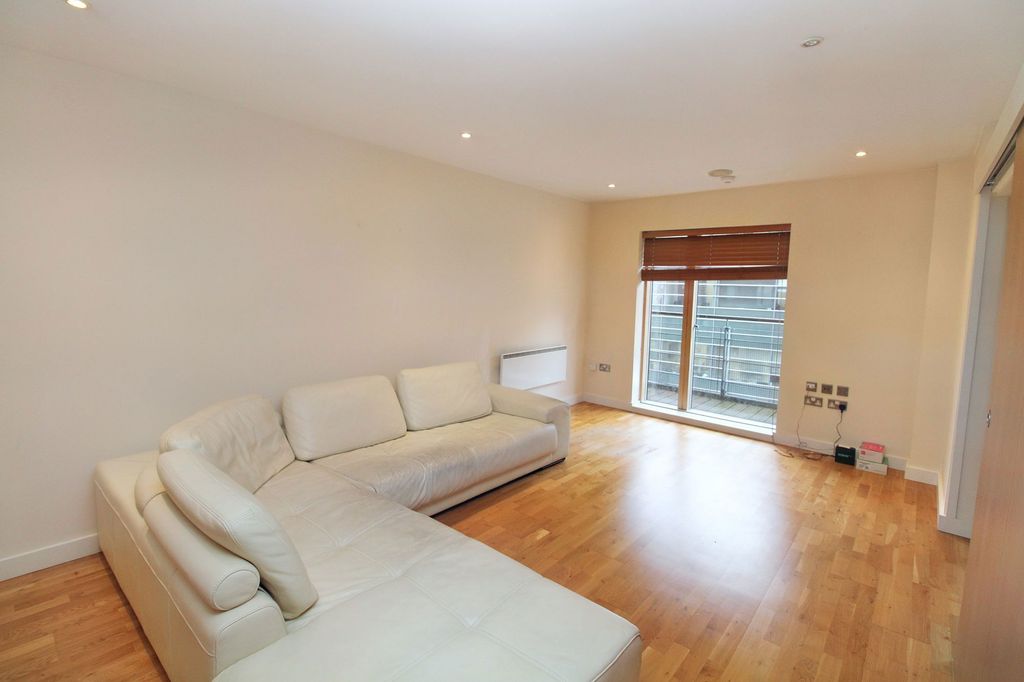 Property photo 2 of 8