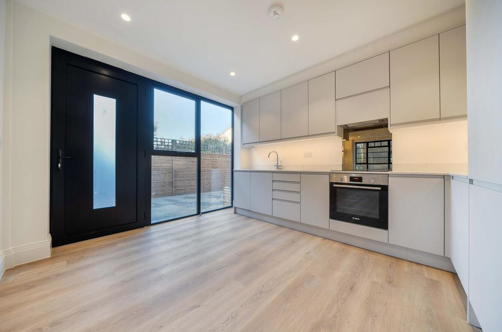 Property photo 1 of 12 Openplan.Jpg
