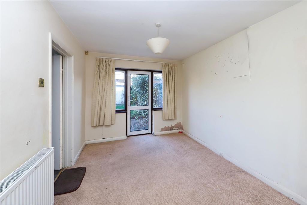 Property photo 3 of 15 Pinner View