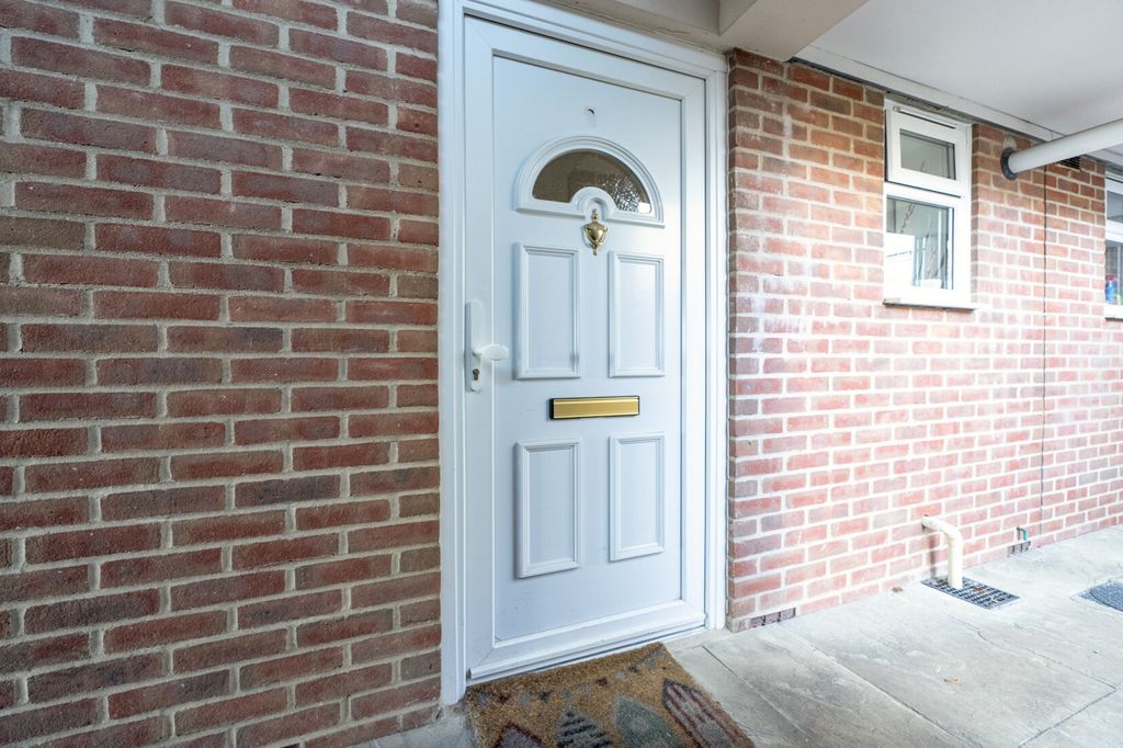 Property photo 3 of 17 External View
