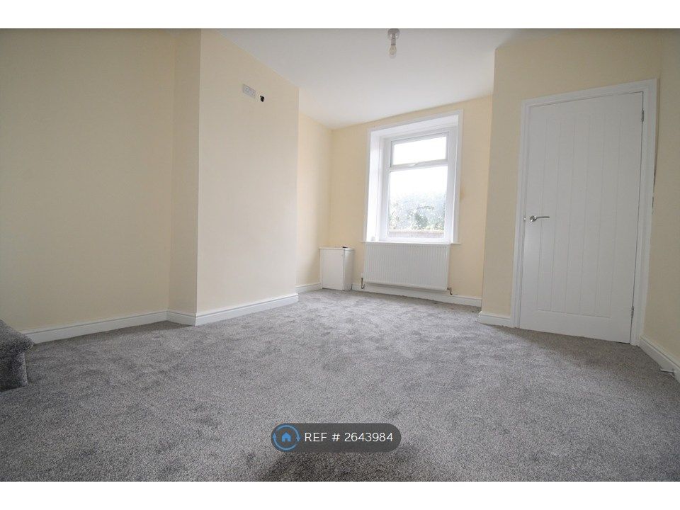 Property photo 2 of 16 Living Room