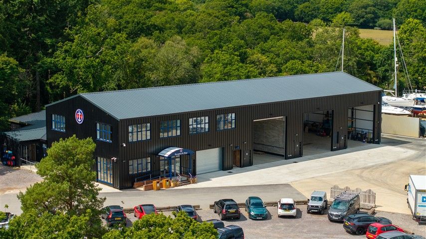 Property photo 1 of 7 Photo 4