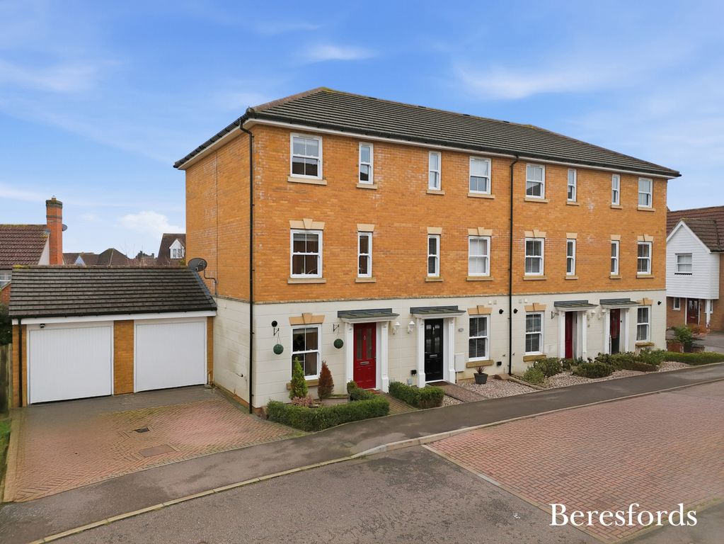 Property photo 1 of 19 Front