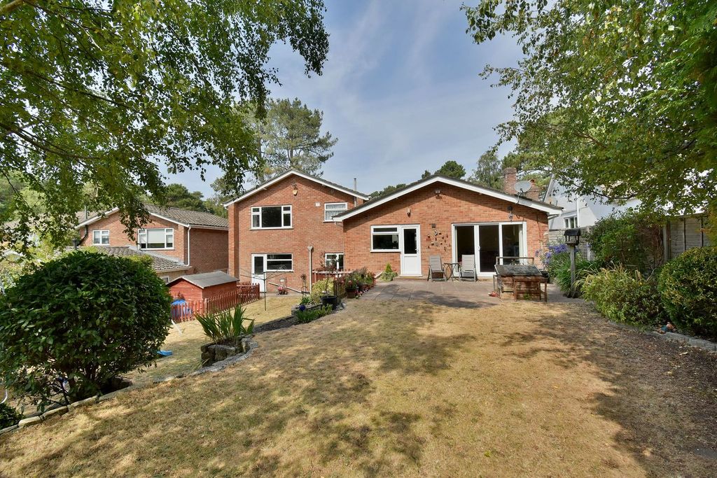 Property photo 2 of 22