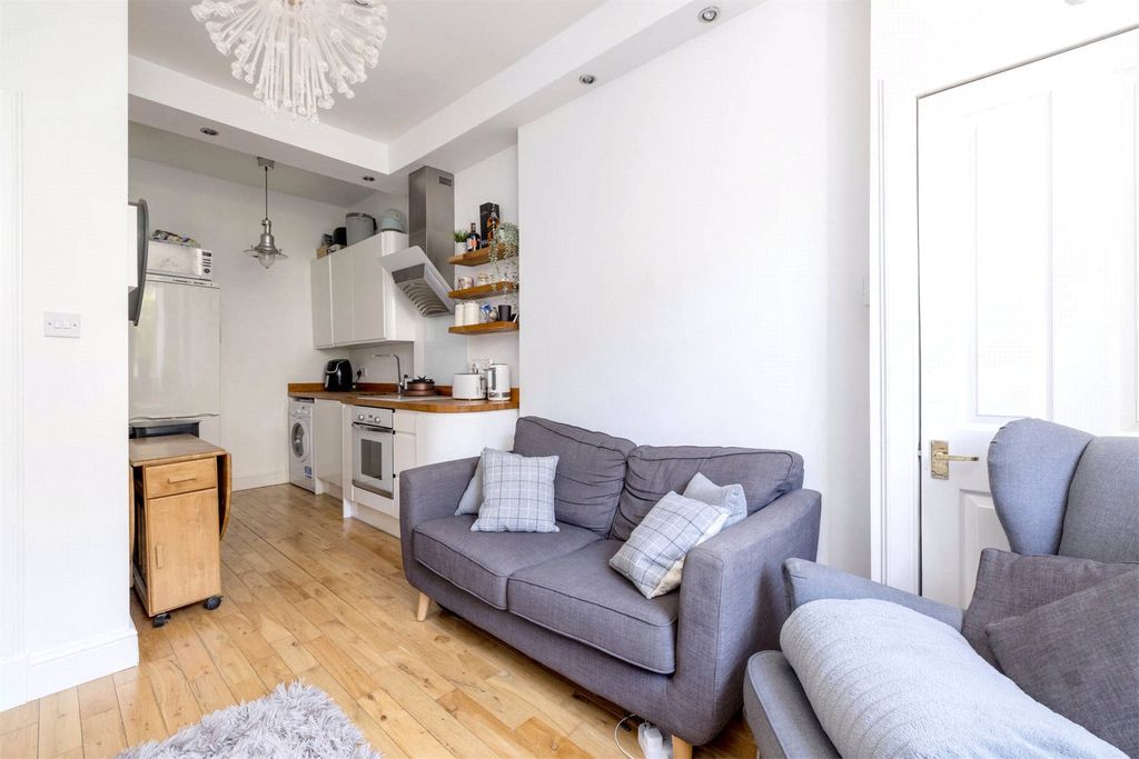 Property photo 3 of 20 Picture No. 05