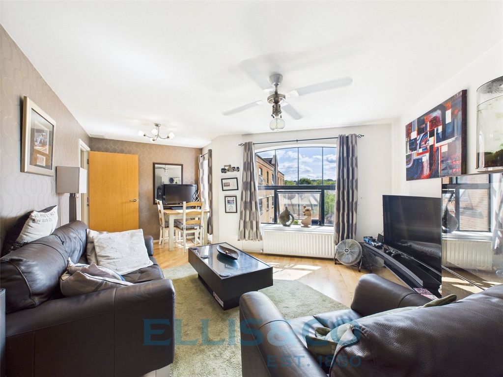 Property photo 2 of 12 Picture No. 06